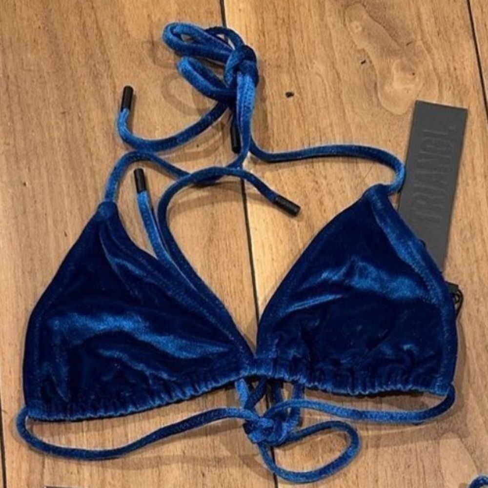 TRIANGL TOP ONLY FREYA - SPACE BLUE NO BAG NEW WITH TAGS - Picture 2 of 4